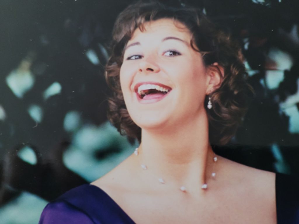 Nikole Broennle Comerro Profile Photo
