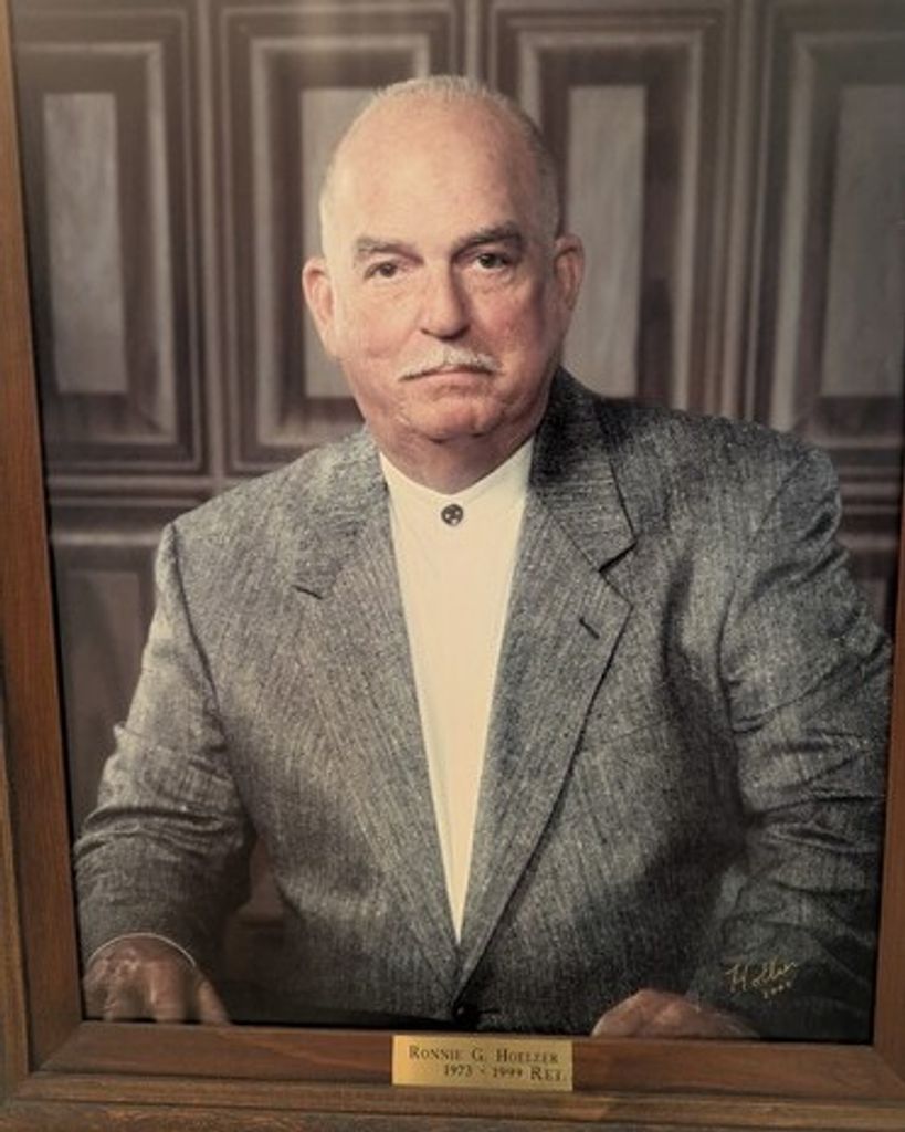 Ronnie Gene Hoelzer