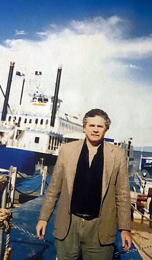 James Douglas Hochstein photo gallery thumbnail 14 of 17