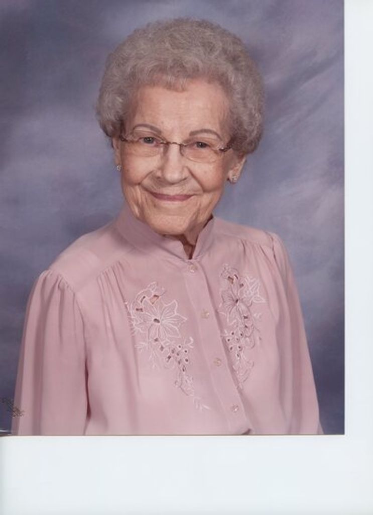 Edna Macht