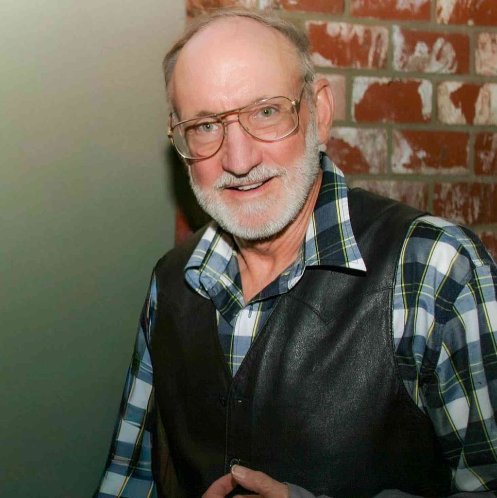 Robert J Burns Profile Photo