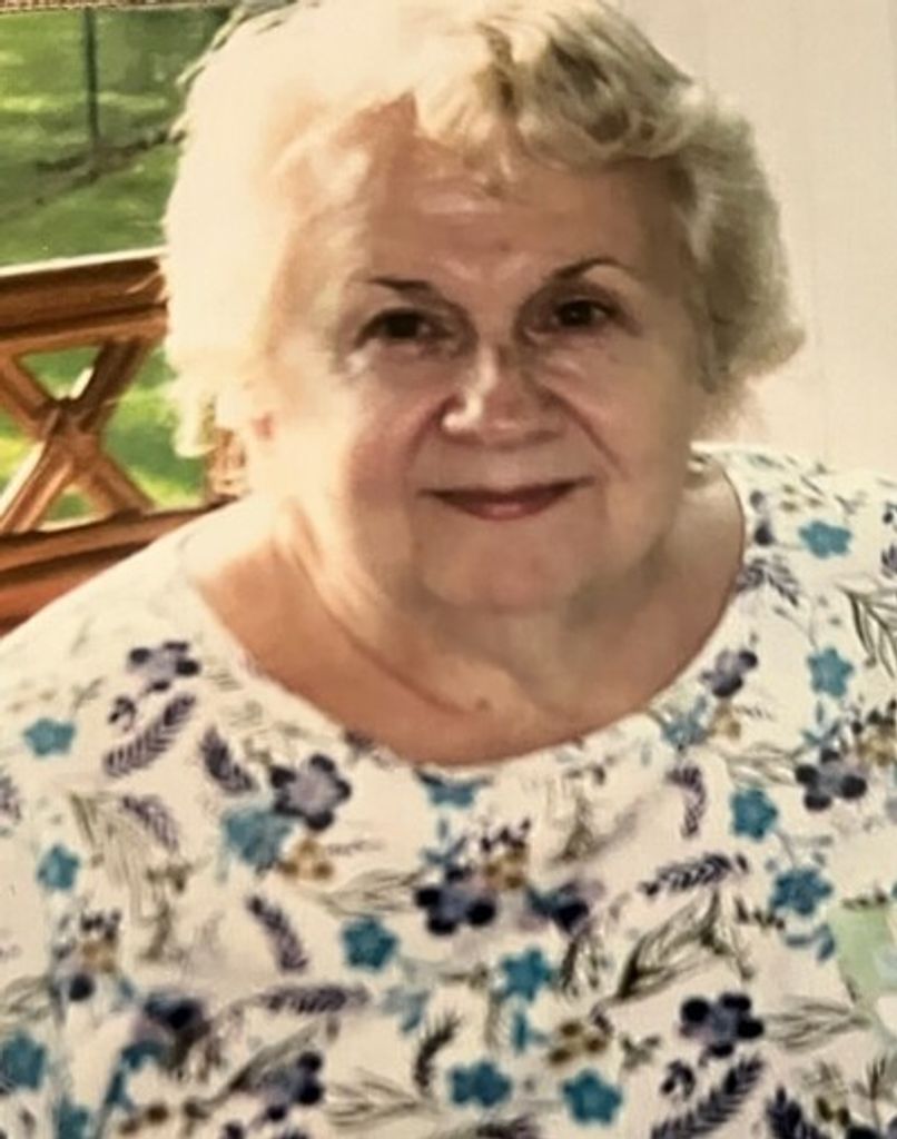 Holly E. Scholl Profile Photo