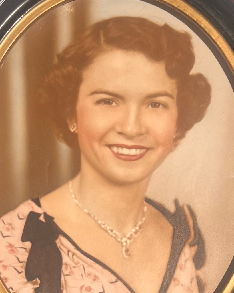 Jewell Lyons Profile Photo