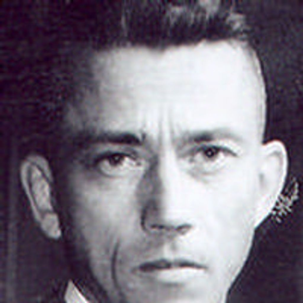 Dr. Lloyd "Ike" Isaacson, Dvm