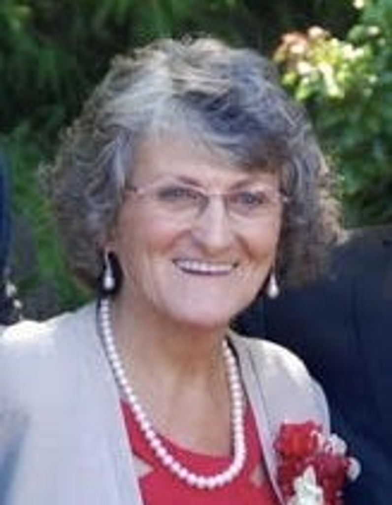 Darlene Comeau Profile Photo