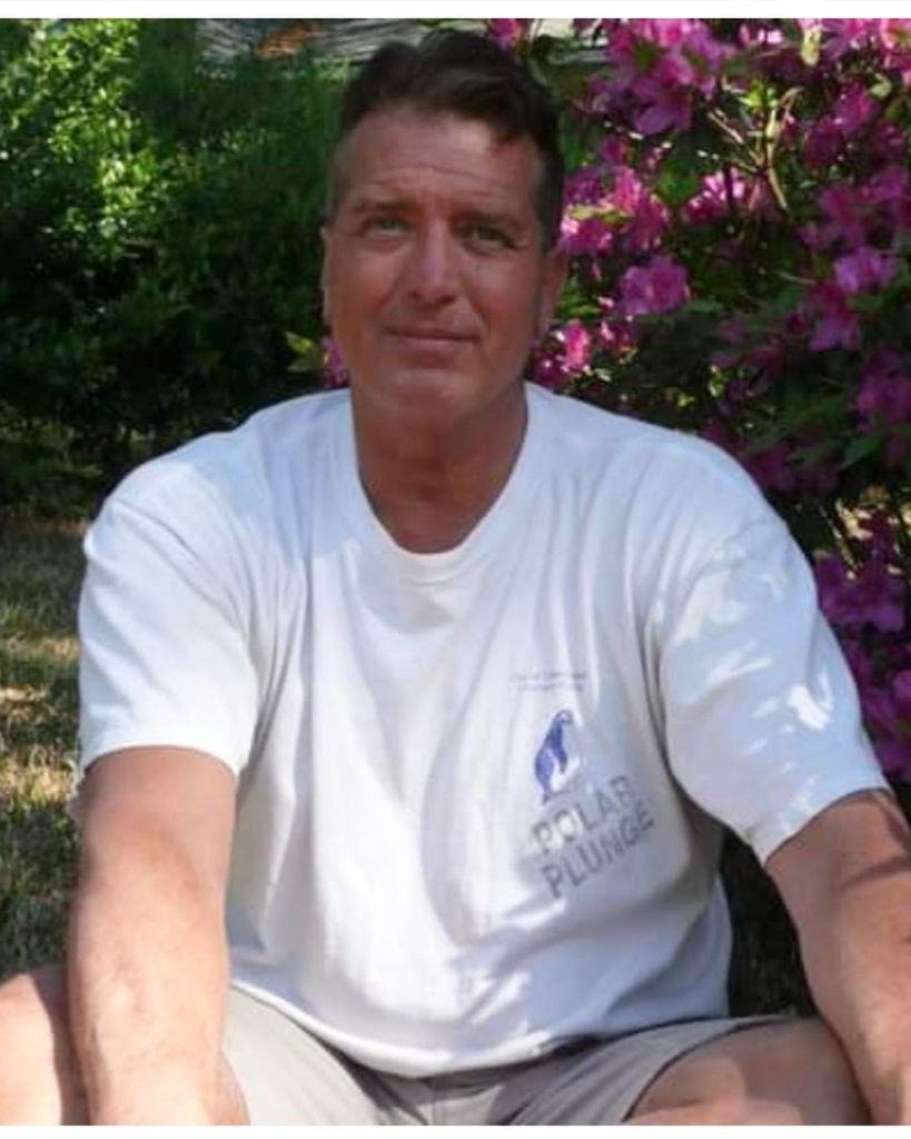 Mr. Leslie Larson Lang