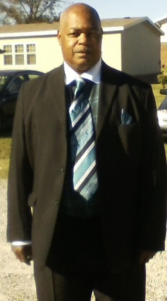 Charlie Lee Thomas Profile Photo