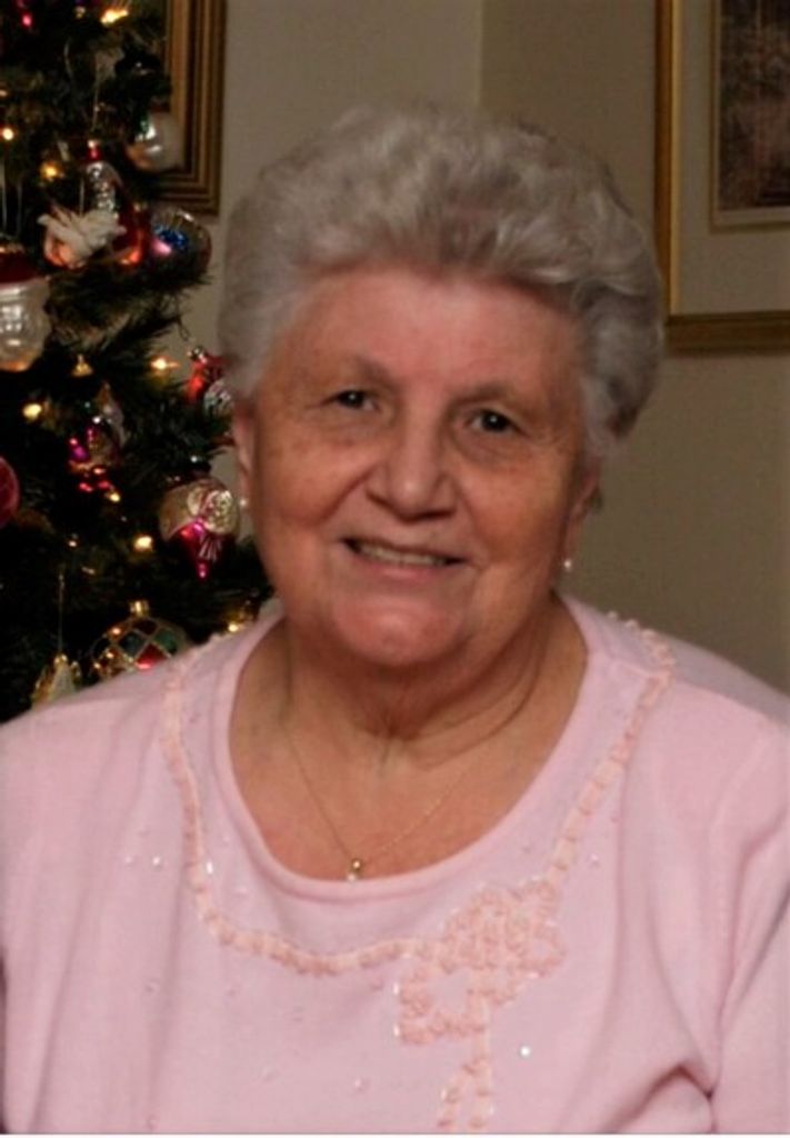 Lucienne Iwaniszyn Profile Photo