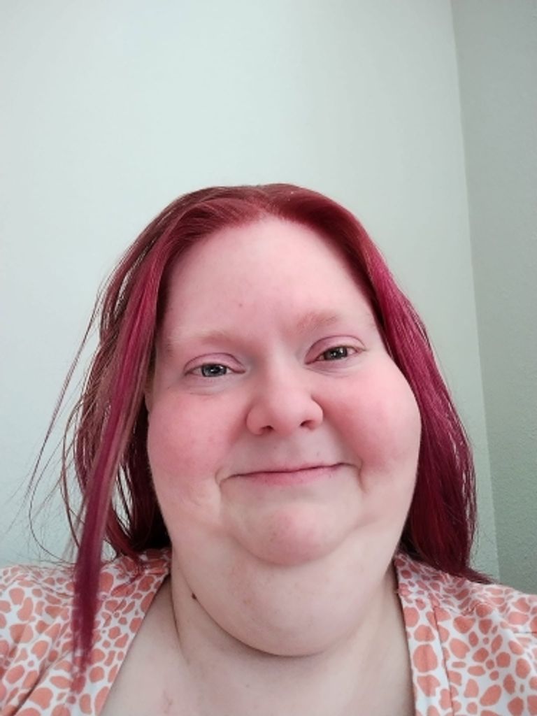 Amanda R Schutzer