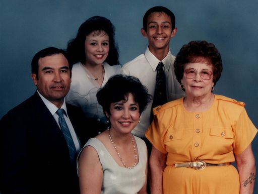 Isabel O. Gonzalez photo gallery thumbnail 11 of 49