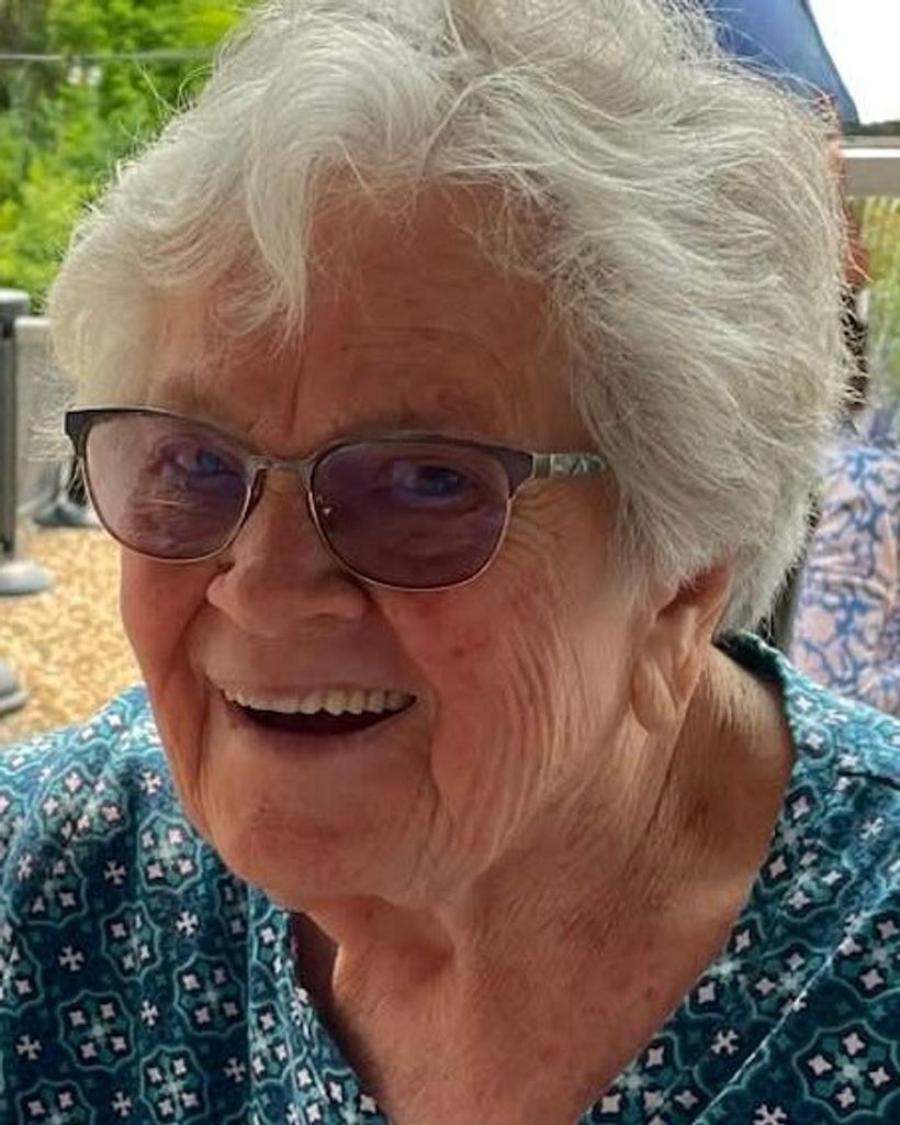 Lydia "Lee" M Faulstich