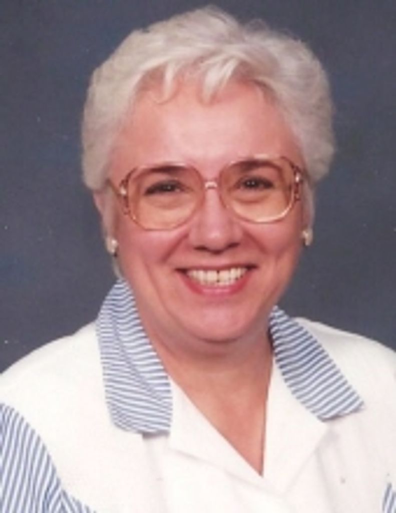 Dolores Lee