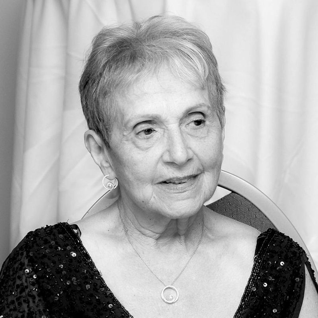 Catherine Contompasis Profile Photo