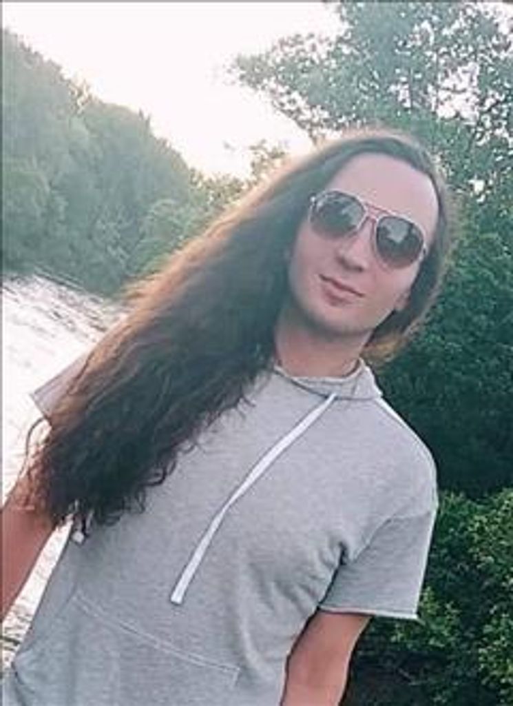 Dylan Slade Hollifield Profile Photo
