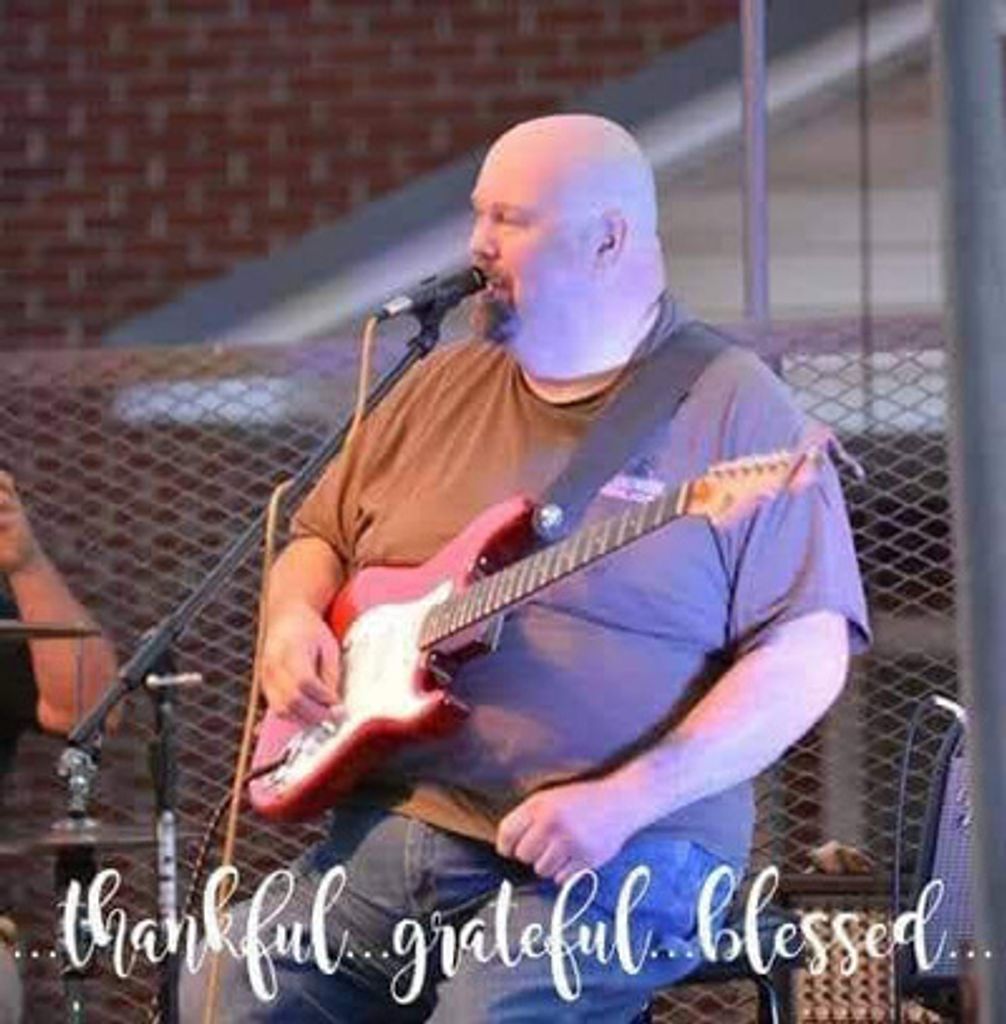 Robert "Bob"   Macklin