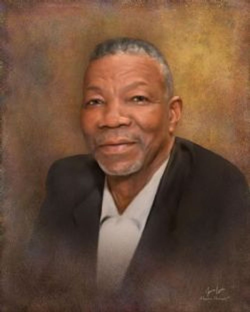 Thomas Peterson Profile Photo