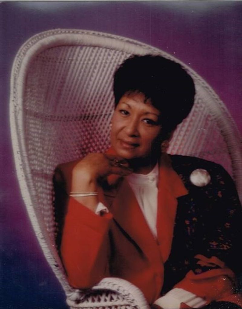 Daphna J Howard
