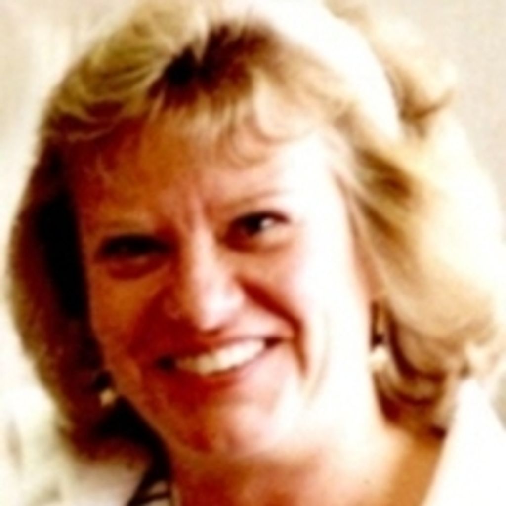 Gloria M Lamott
