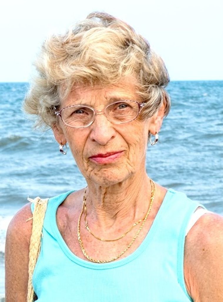 Marta Kalasz Profile Photo