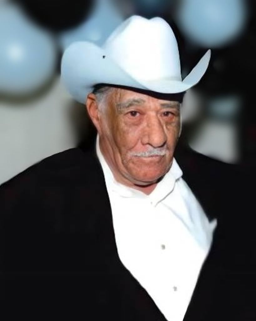 Gustavo Olivas Profile Photo