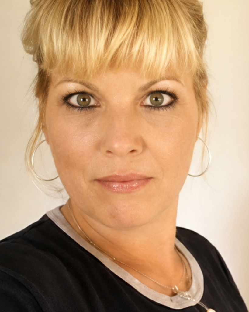 Amy Quinn Sumner Profile Photo