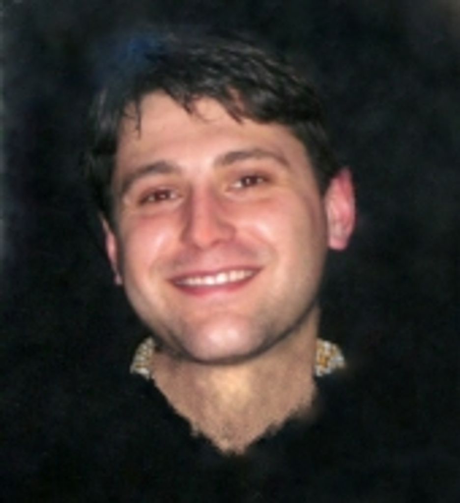 Zachary L Benshoof