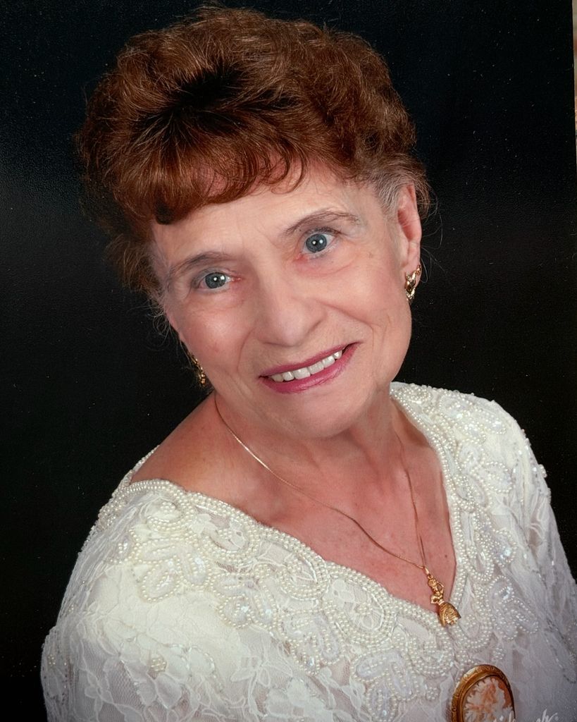 Vada Lou Scianamblo Profile Photo