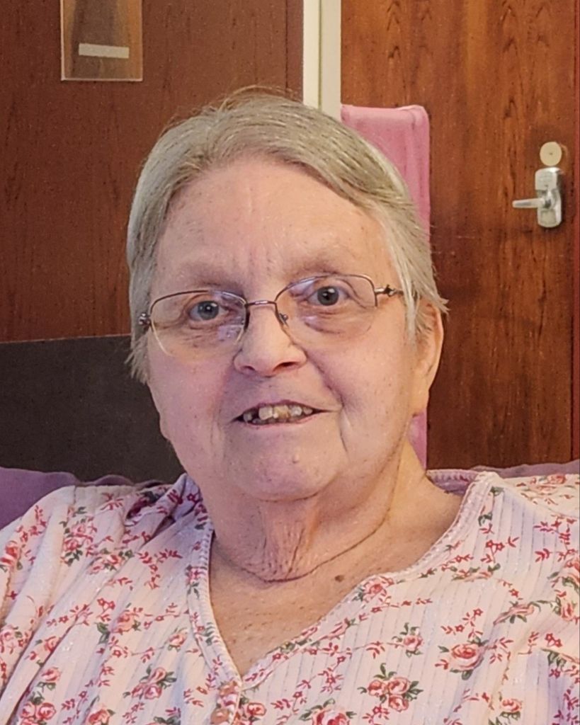 Linda Lee Ottum Profile Photo