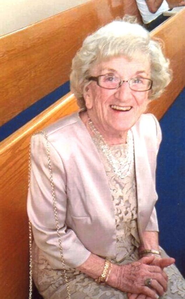 Lorraine Pauline Kaye Profile Photo