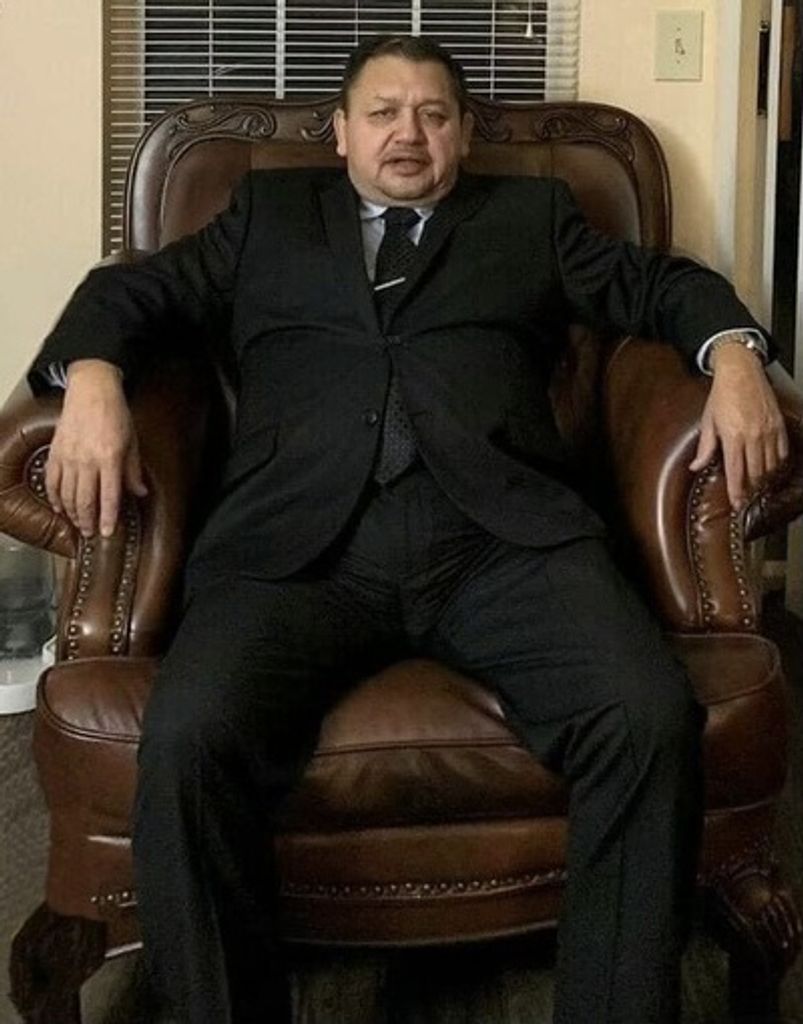 Salvador Peralta Mena Profile Photo