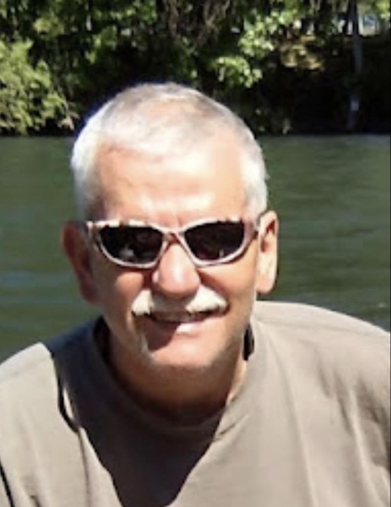 Robert Daniel Mills Profile Photo