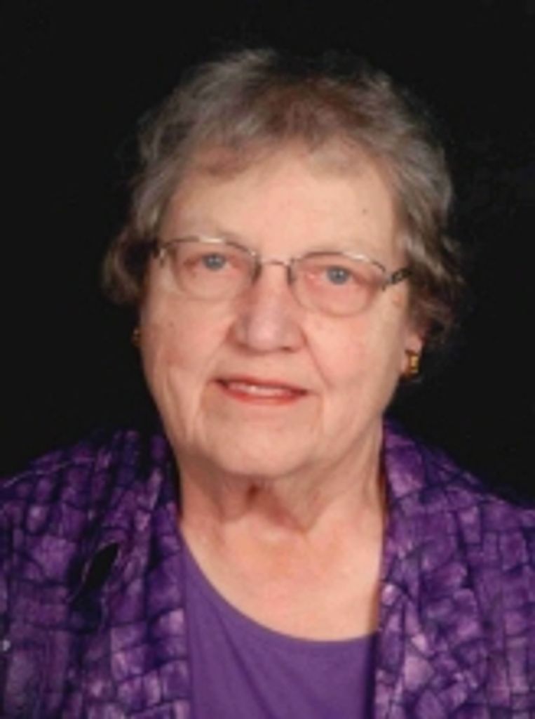 Lorraine Marie Oeltjenbruns
