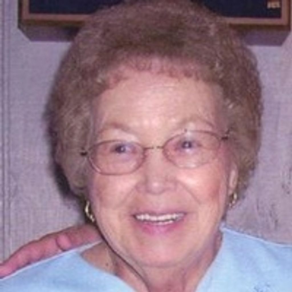 Evelyn M Snyder