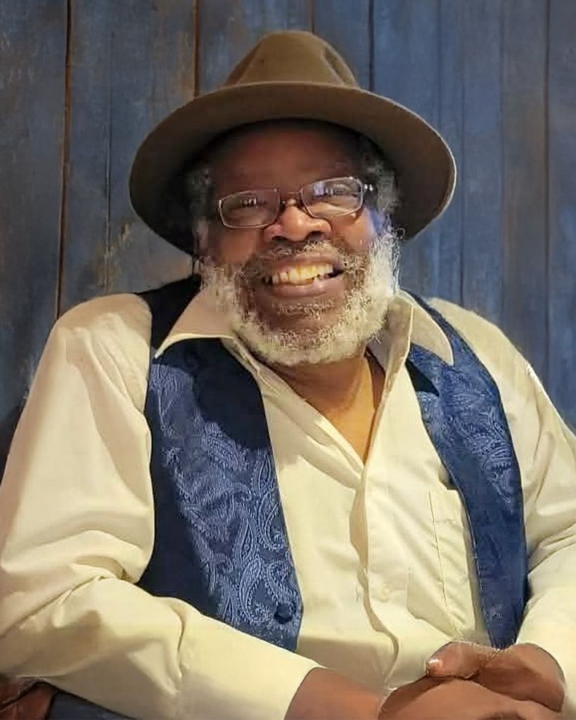 Shimshon Akebi Higgs Profile Photo