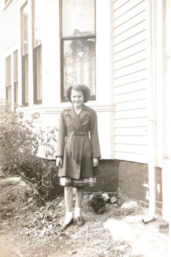 Jeannette (Kolak) Cosman photo gallery thumbnail 3 of 118