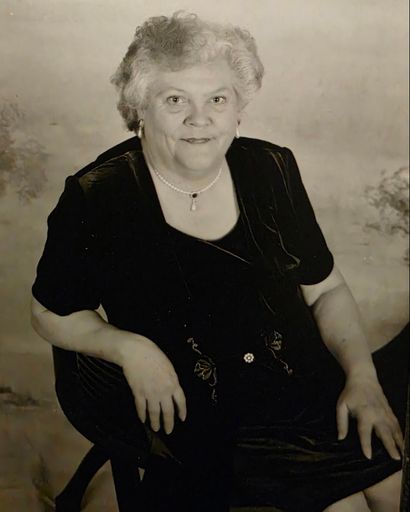 Evelyn L. Olinger's obituary image