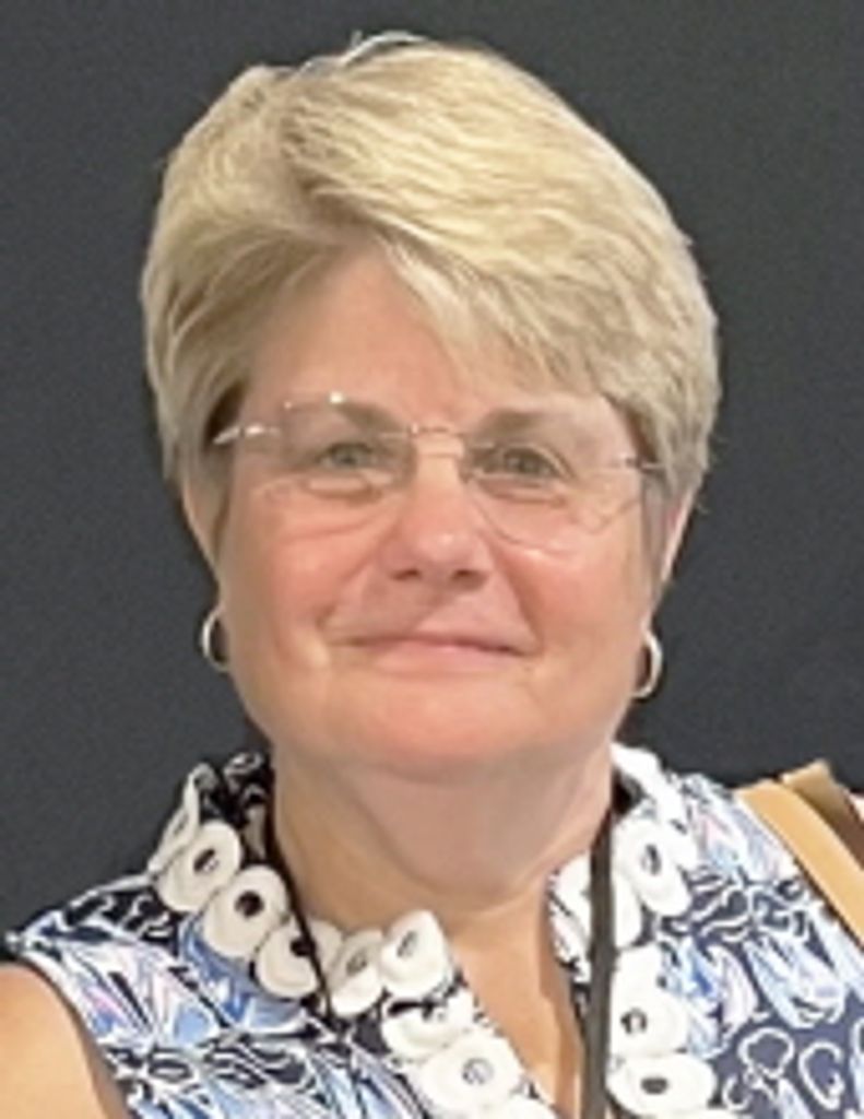 Elizabeth Smelas Simpson Profile Photo
