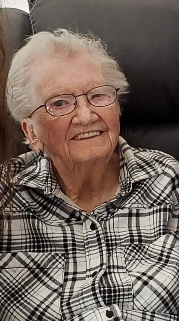 Virginia Bee (Ferguson) Hemenway Profile Photo