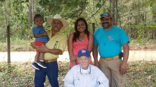Armando Hinojosa photo gallery thumbnail 12 of 47