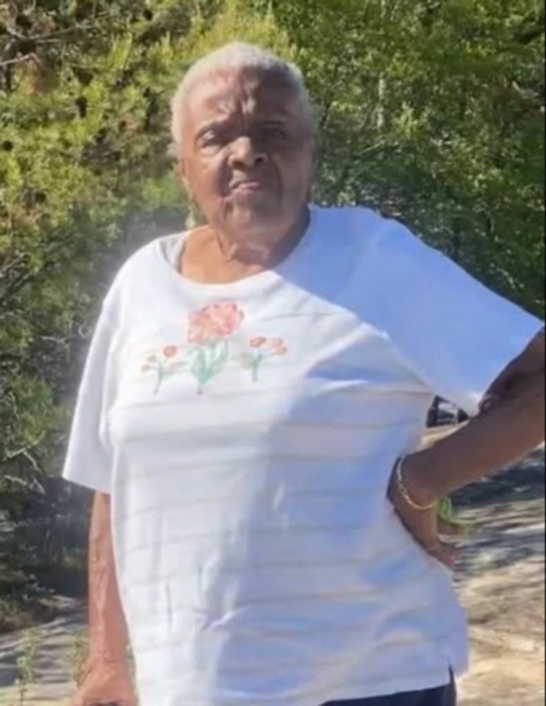 Sallie Webb Profile Photo