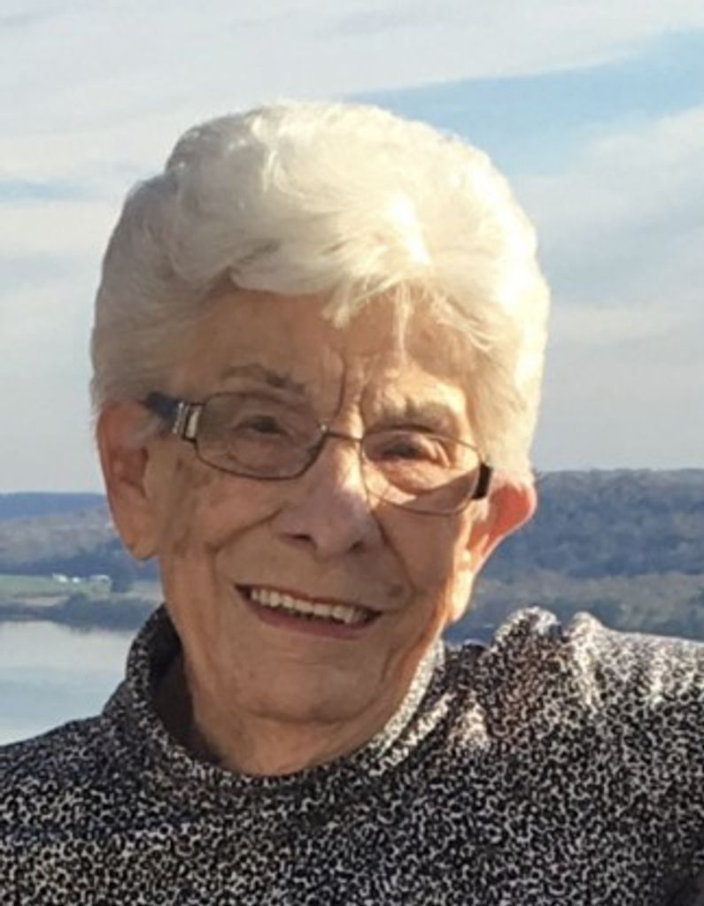 Nadine Russell Profile Photo