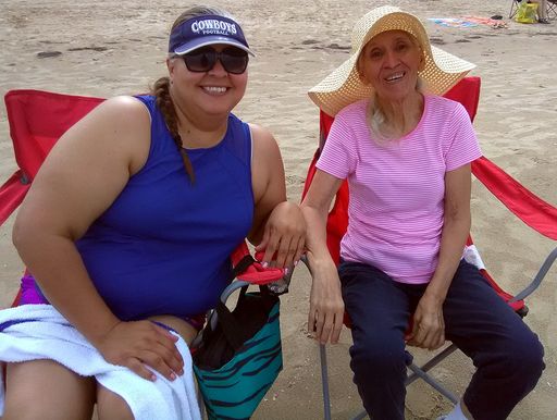 Yolanda C. Gonzalez photo gallery thumbnail 307 of 357