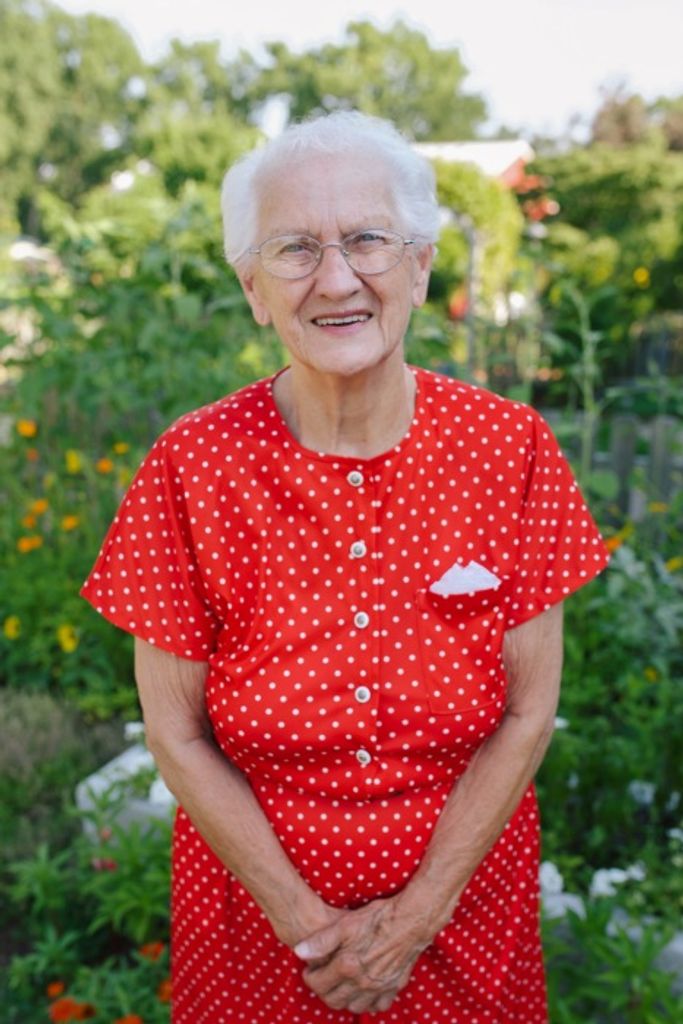 Alice M (Willis)  White