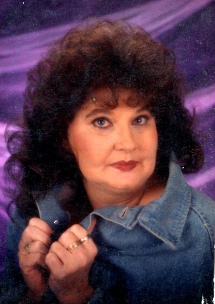 Patty Holsomback Profile Photo