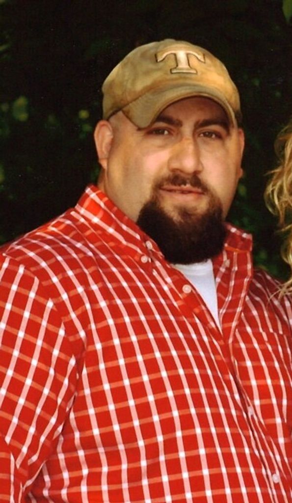 Adam Aylor Profile Photo