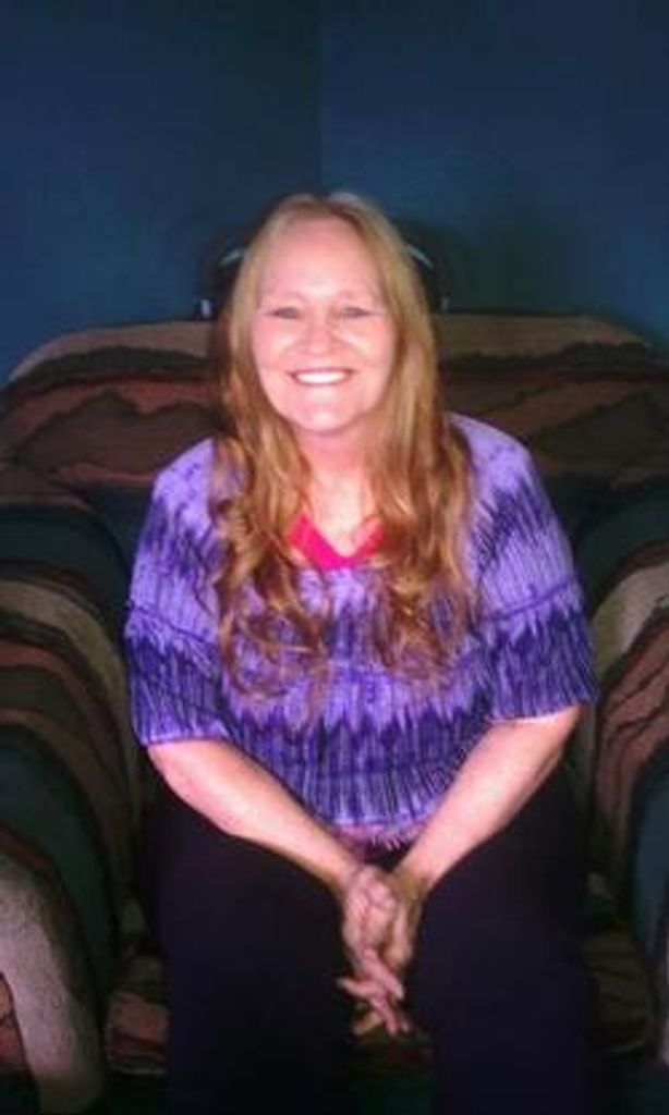 Elizabeth Hall Profile Photo