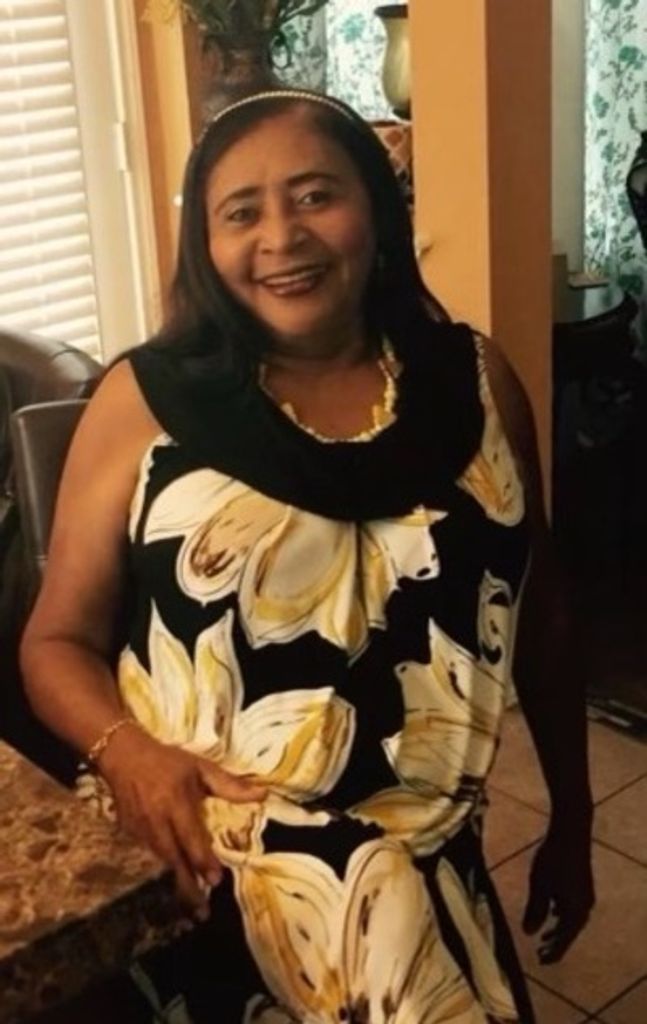Mrs. Maria Becerra De Urriola Profile Photo
