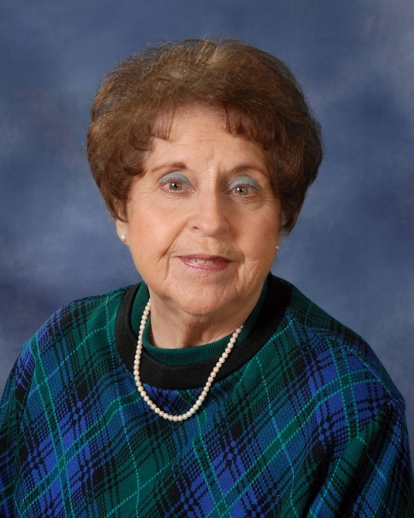 Helen Dellinger Profile Photo