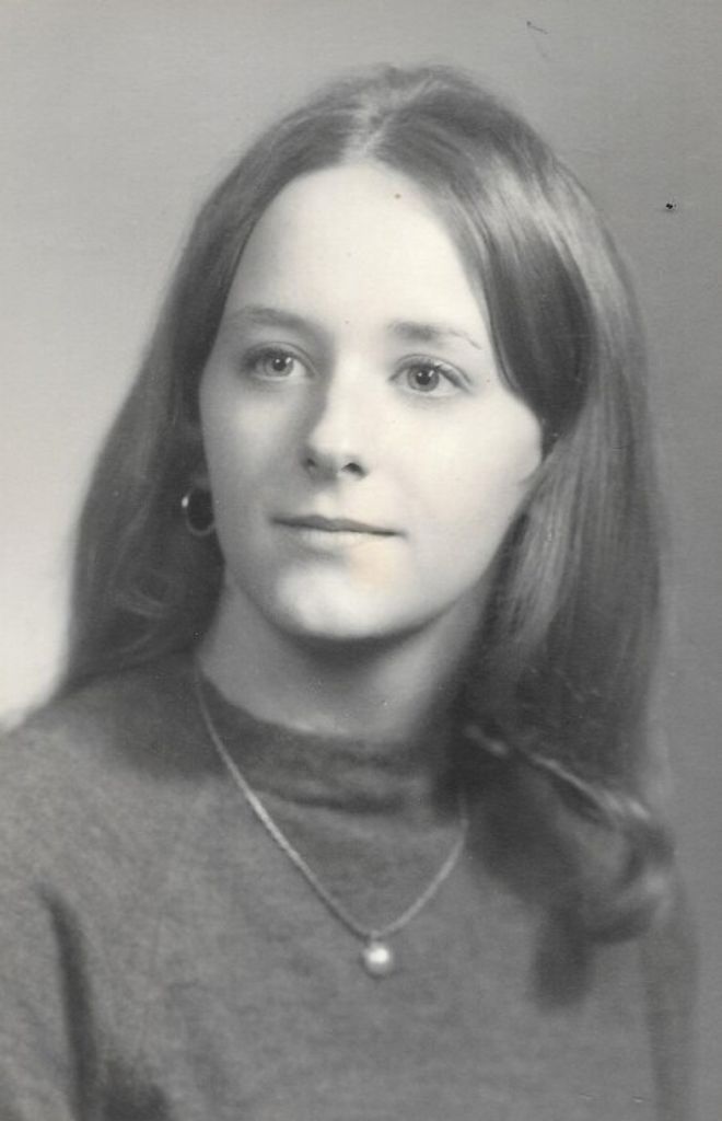 Gail (Guthrie)  Crabtree