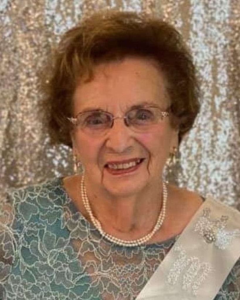 Magdalena "Maggie" Lewis